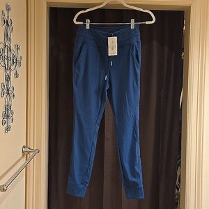 Halara joggers,  Petite Medium NWT, color cloud full air